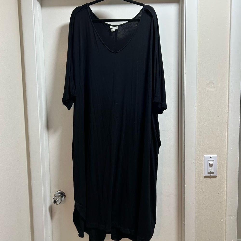 Zim & Zoe Black midi length V-Neck Dress with Pockets size 30/32